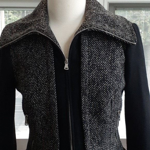 Guess Full Zip Fitted Car Coat Size Medium - Picture 2 of 8